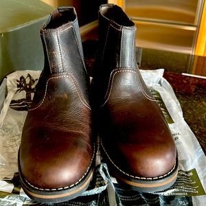 Never worn beautiful leather boot